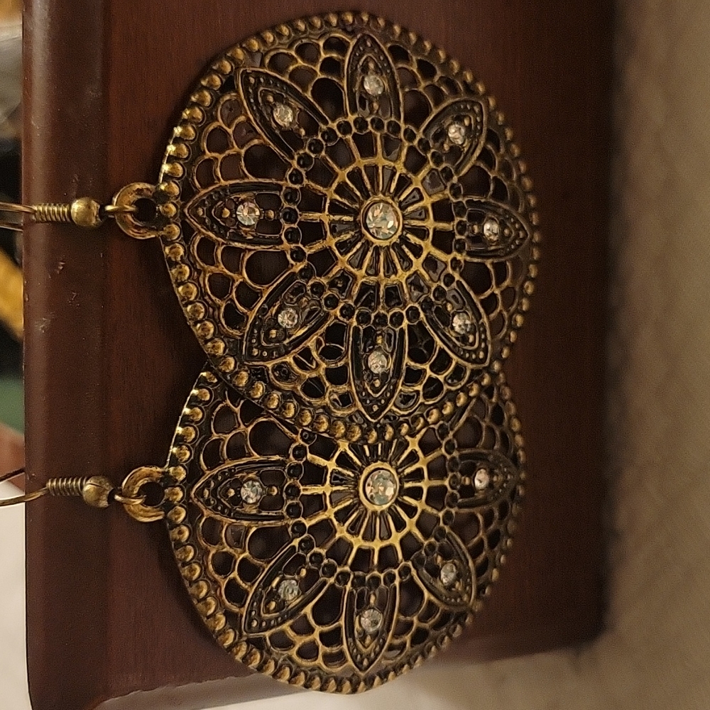 Gold/ black earrings